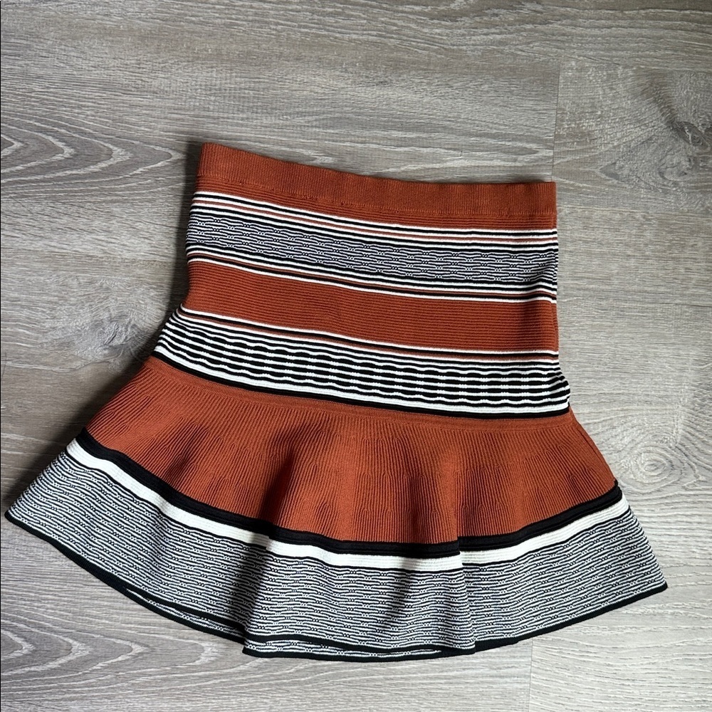 Sandro Jupe Jella Striped Ribbed Mini Skirt with a ruffle hem in brown - Picture 6 of 9